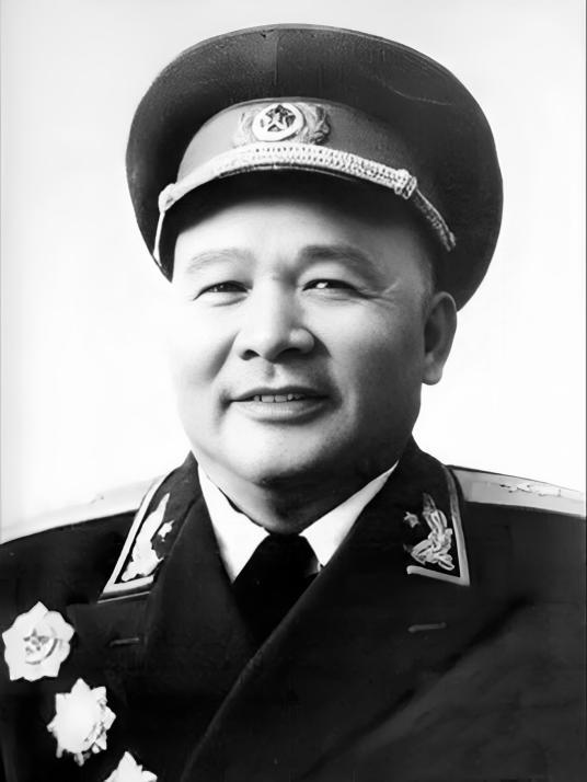 吸着氧气无法站立请一位老友代他投票开元棋牌网站徐海东最后一次参加大会(图3)