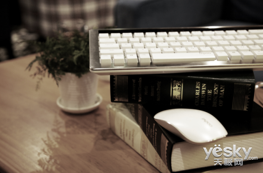 雷柏KX双模式背光机械键盘开元棋牌试玩五彩闪耀金属风(图2)